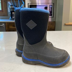 Boys toddler Muck boots 10